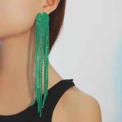 Exaggerated Long Tassel Diamond Claw Chain Earrings - Fashionable Retro High-End Autumn/Winter Design