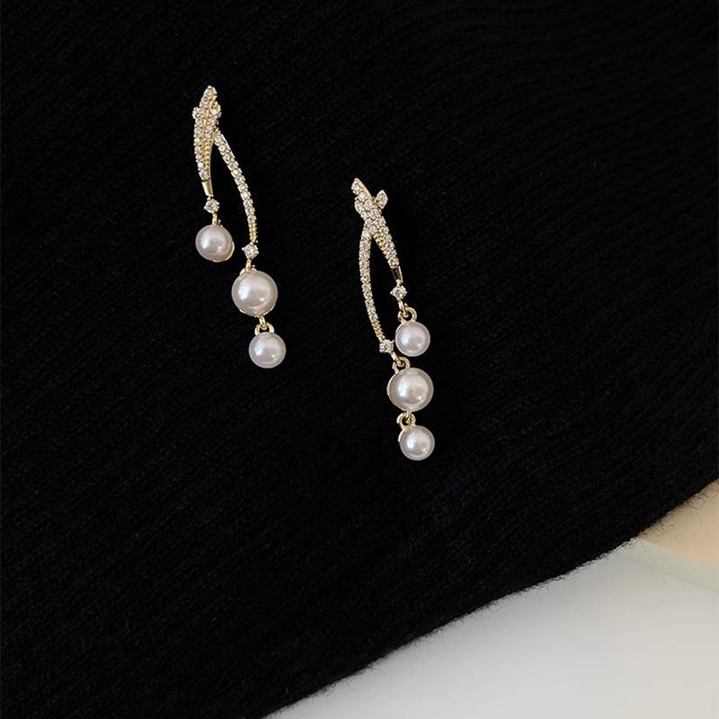 

Zircon pearl fringed earrings French fashion stud earrings light luxury high temperament earrings women