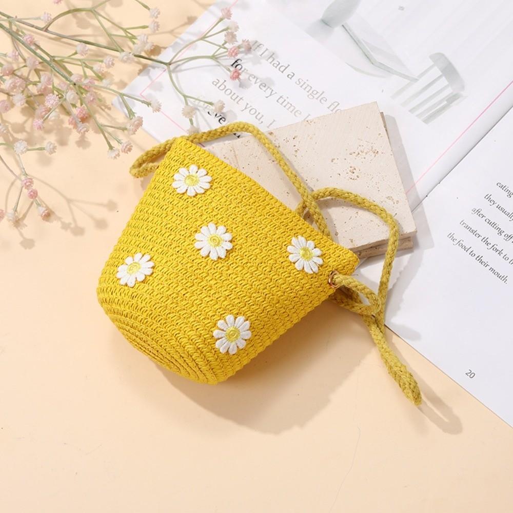 Fashion Small Daisy Kids Straw Bag Shell Shape Woven Shoulder Bag Handmade Handbag for Children Girls
