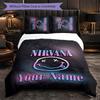 Set Biancheria da Letto Personalizzato con Nome Testo Nirvana, 1 Copripiumino & 2 Federe Regalo Personalizzato per Camera da Letto