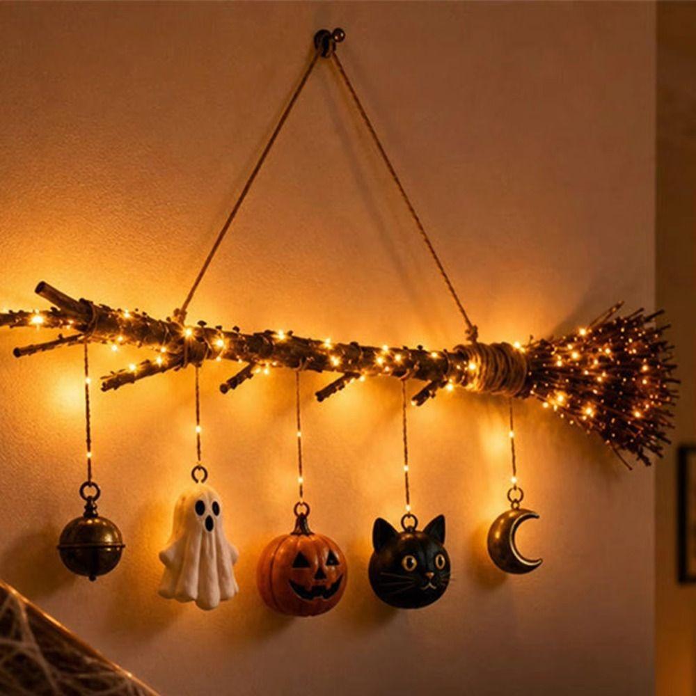 Leuchtende Halloween-Wandkunst Warme Farbe Leuchtender Besen Hexenbesen Wanddekoration Partydekoration