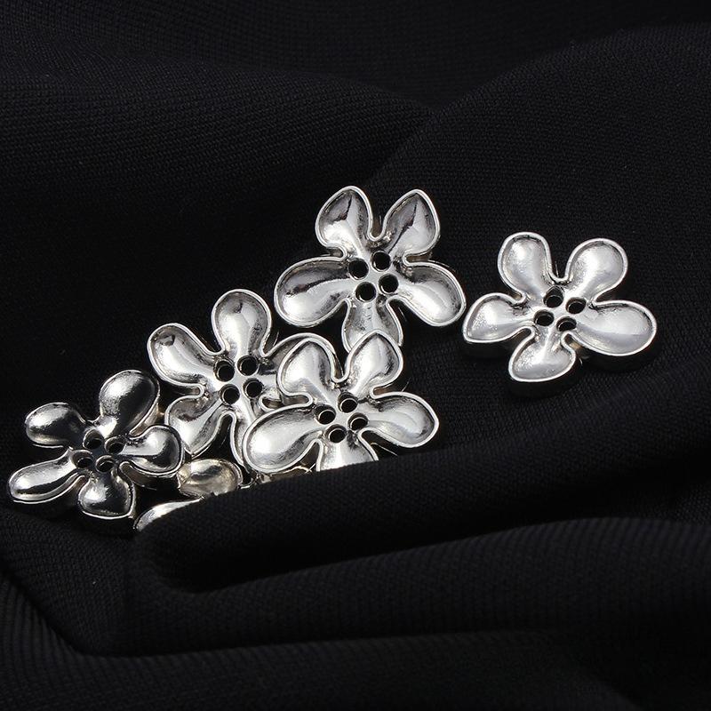 10Pcs Fashionable Glossy Silver Flower Buttons - Women's Cardigan & Jackets & Suits DIY Craft Button Clothing Sewing Accessories