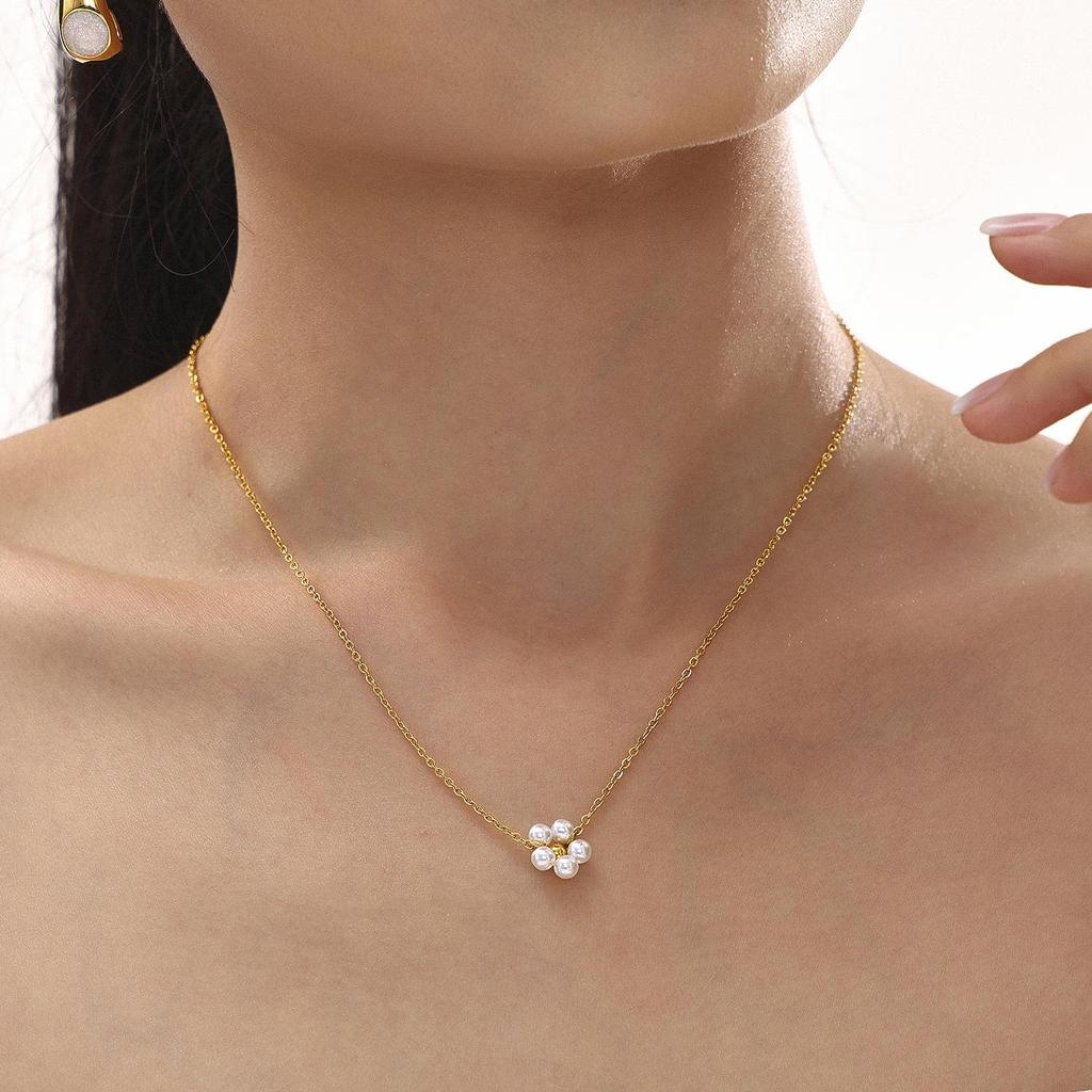 Qiong Yao European American Fashion Pearl Flower Multi-layer Necklace with Light Luxury Design and Stainless Steel Clavicle Chain