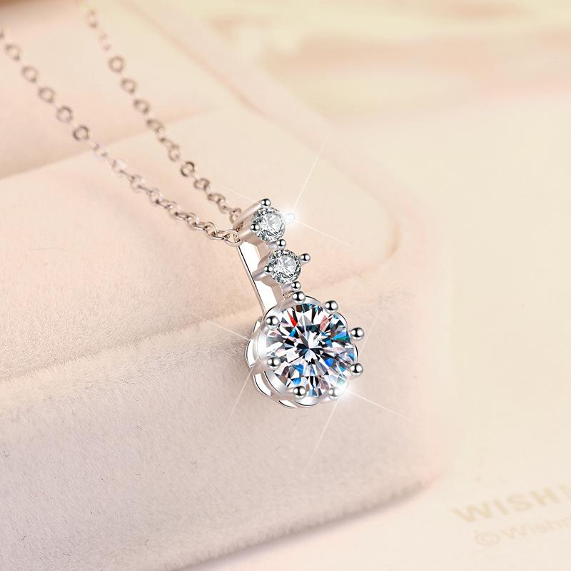 S925 Sterling Silver Necklace Snowflake Women's Classic High-end Jewelry Moissanite Pendant Collarbone Chain 2026