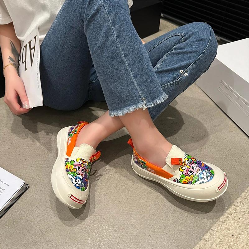 Fashion Graffiti Personality Canvas Shoes Women Spring Round Head Thick Sole Sneakers Outdoor Flats Slip-on Casual Loafers Plus Size 40
