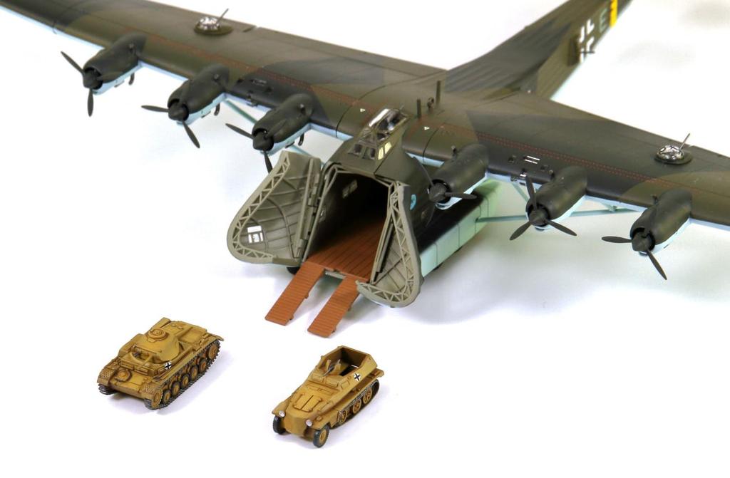 Pit-Road 1/144 Skywave Series German Me323E-2 Gigant Transport Aircraft Plastic Model SN23 (Airplane)