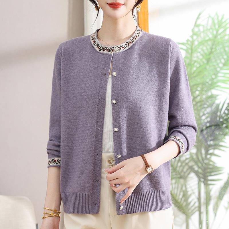 Elegant Knitted Cardigan for Middle-Aged Women (Ages 40-60), Stylish Long-Sleeve Sweater