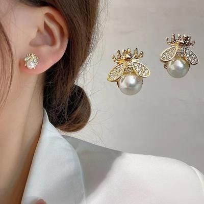 1 Pair Women Stud Earrings Bee Shape Faux Pearl Smooth Polish Lightweight Daily Wear Party Commute Dating Ear Studs Ear Jewelry