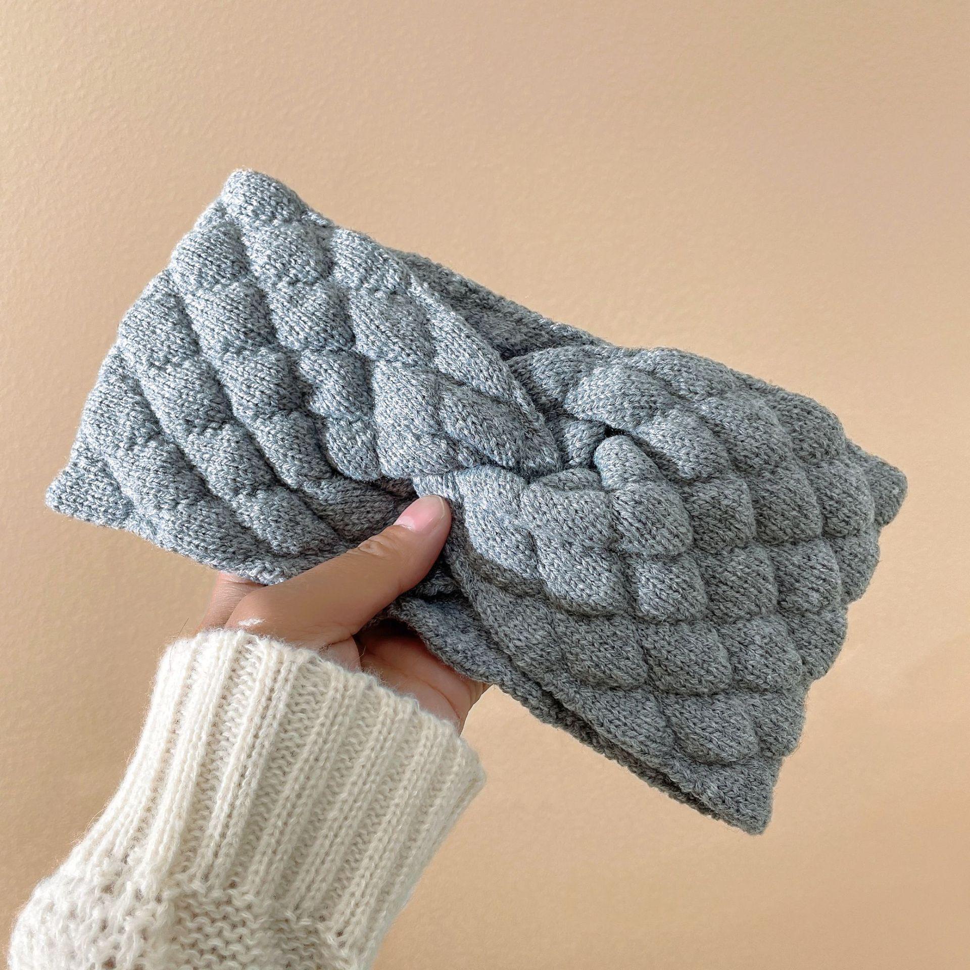 

Модная повязка на голову с широкими полями в корейском стиле 2023 года: Универсальная конструкция решетки для хлеба для женщин, идеальный аксессуар на осень и зиму светло-серый