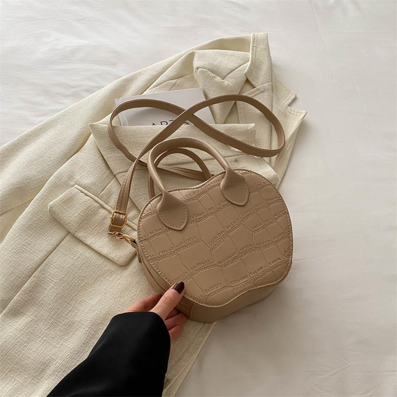 Chic Casual Crossbody Heart-shaped Bag For Women Perfect For Fashion Forward Outfits