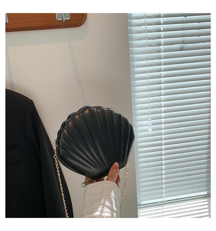 Simple Shell Bag 2025 New Women's Fashion Ins Texture Trend Chain Crossbody Small Bag Patent Leather Scallops