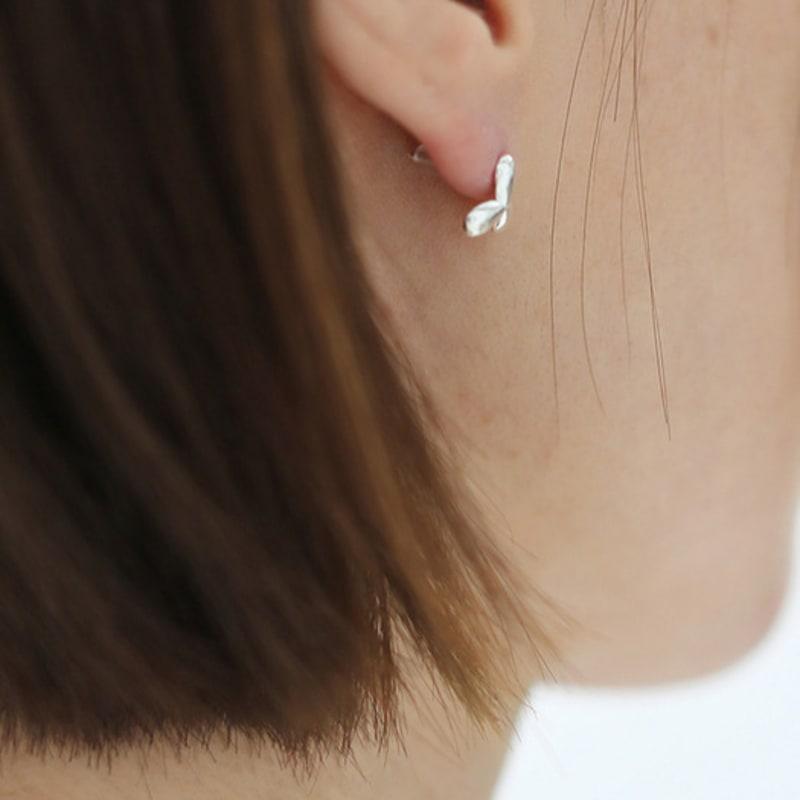 eveningbell [silver925] Petal earrings (silver)