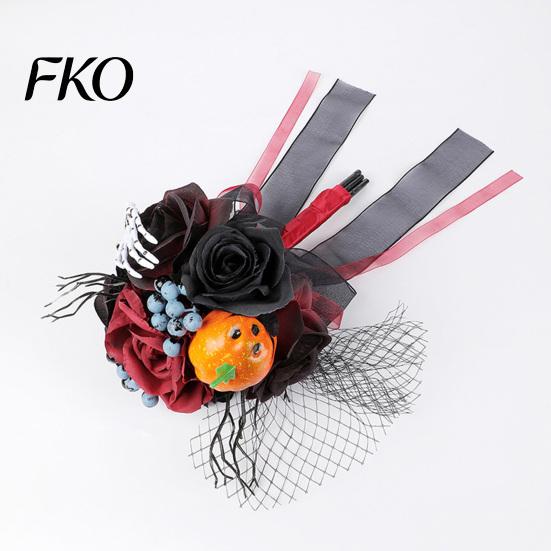 Bouquet di Fiori di Halloween Bouquet da Sposa Gotico, Fiori Artificiali Rosa Nero Rosso con Nastro Degradato con Mano Scheletrica Zucca Teschio per