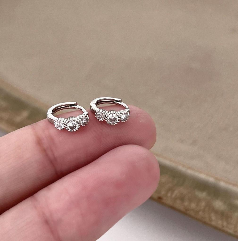 Silver Micro-Paved Three-Zirconia Ear Hoops: Elegant & Comfortable Japanese-Style Earrings