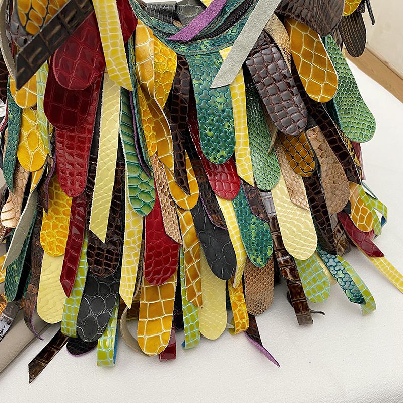 Niche design large-capacity underarm shoulder bag female personality Indian style fringed commuter messenger bag