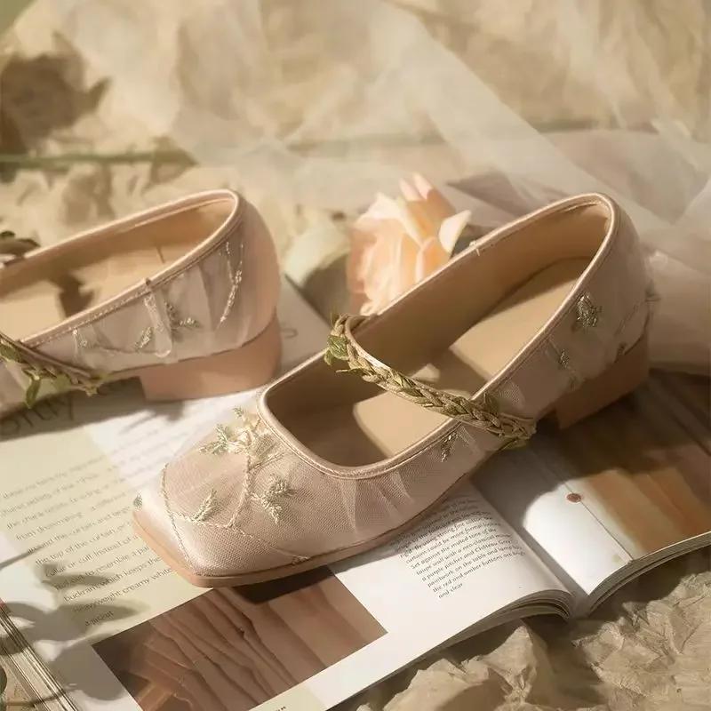 New Women's Shoes Square Head Women's Single Shoes Fashion Elegant Lightweight Flat Elegant Woven Embroidery Girls Shoes
