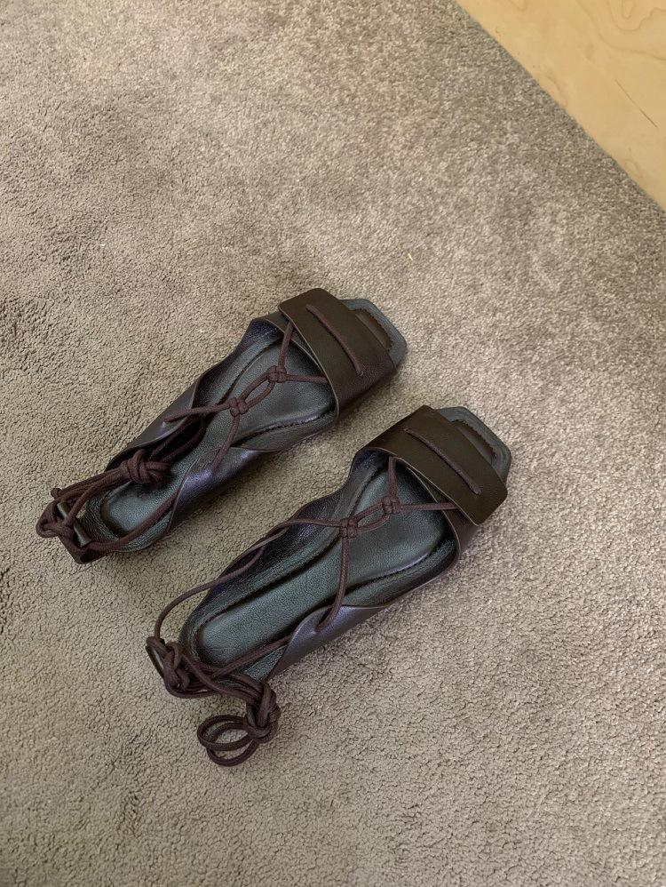 

Leather version retro open-toed strap sandals women s summer wear lace-up Roman shoes beach casual word with sandals 35