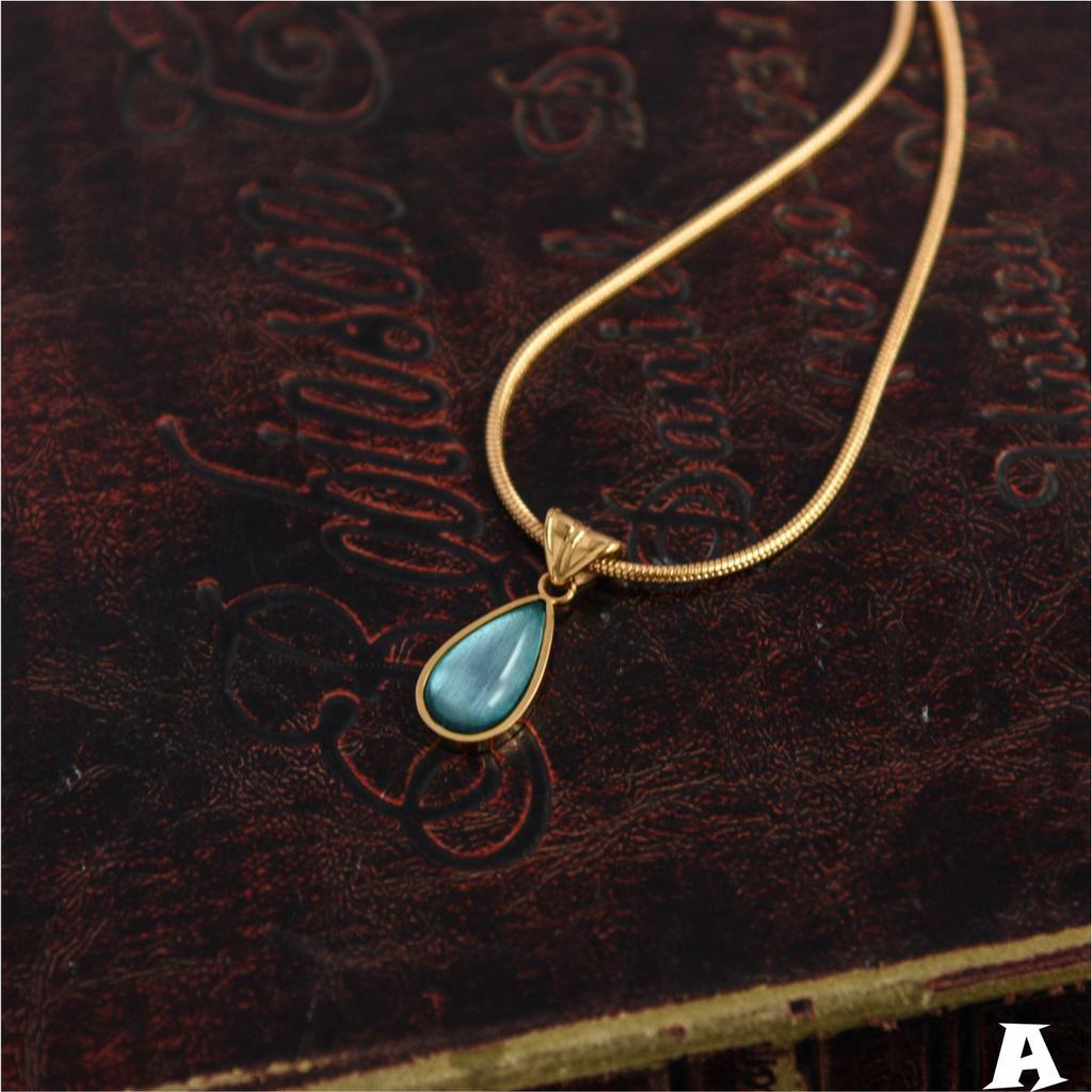 Fashion Classic Tears of the Blue Ocean Pendant Necklace Women's Choker Fashion Titanium Steel Gold-plated Necklace Luxury Gifts