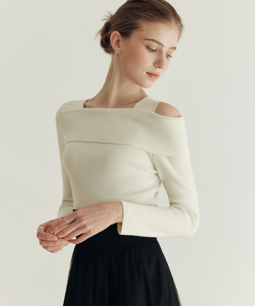 ZEROSTREET [3 Colors] Solid Asymmetrical Off-Shoulder Sweater