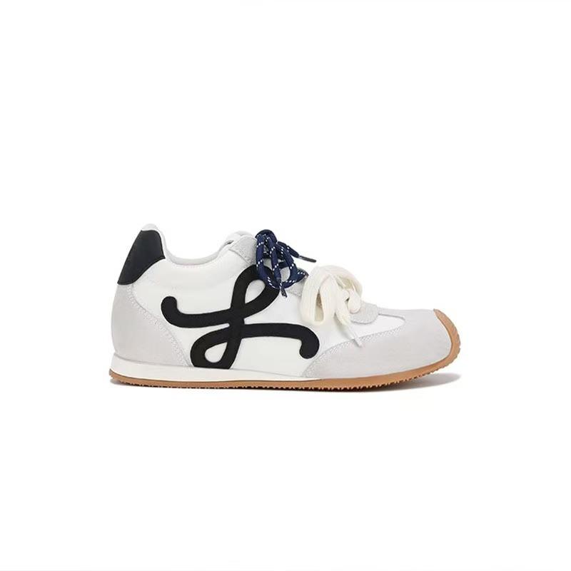 Grape mother increases the height within 7cm, Yang Mi, the same German training shoes, women's genuine leather thick-soled tilted head sports and lei