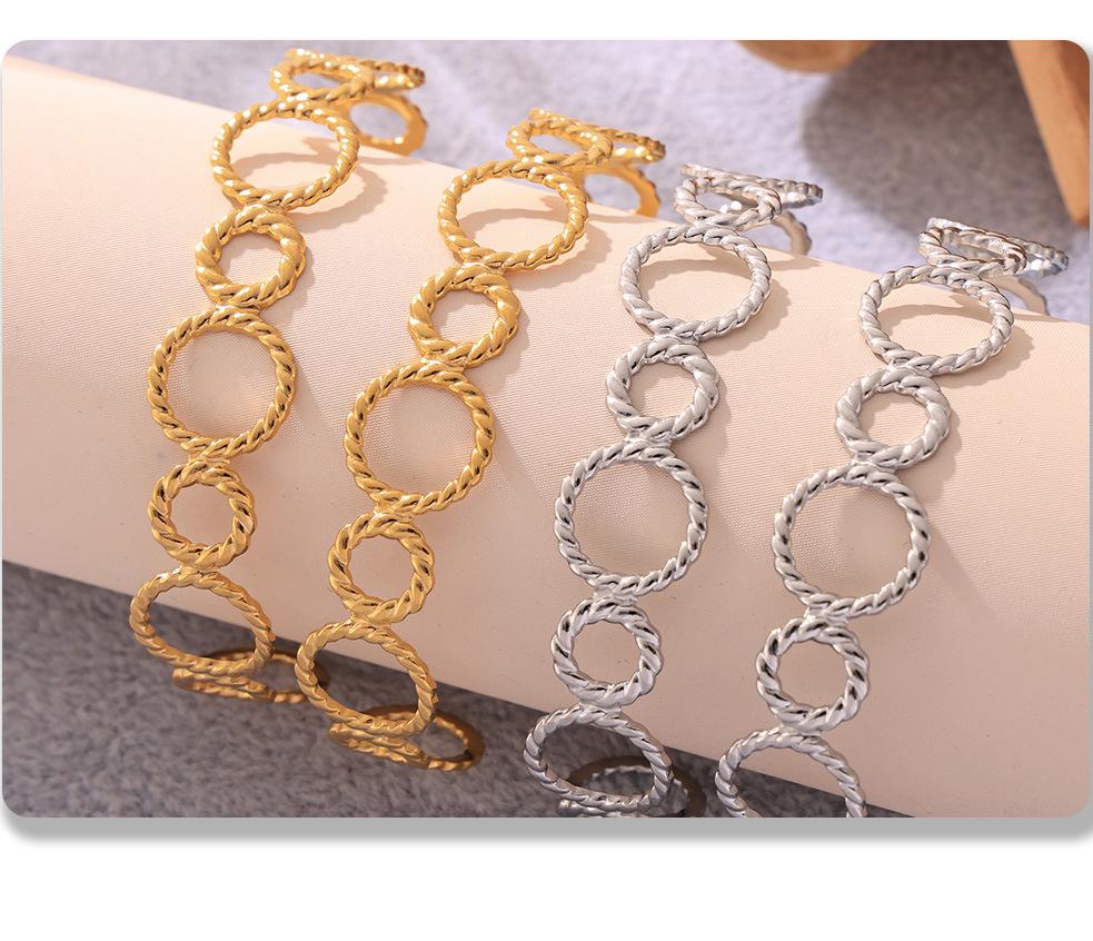 Qiong Yao Openwork Spliced Ring Bangle: European & American Style, 18K Gold-Plated Stainless Steel Bracelet