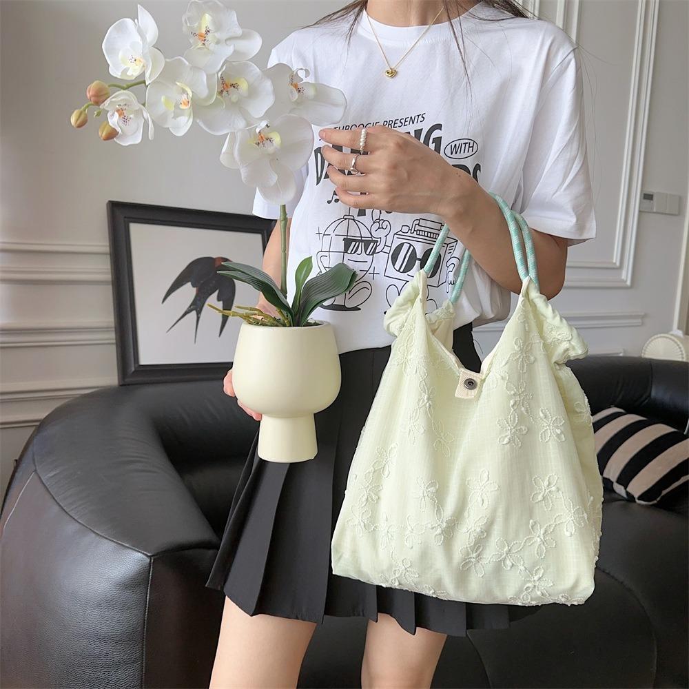 

Embroidered Flowers Canvas Handbag Large Capacity Tote Bag Elegant Shopping Bag Girl белый
