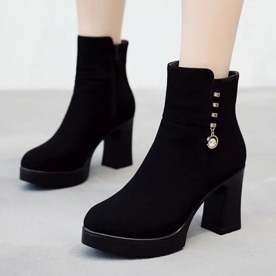 Übergröße 33-43 Hochwertige Faux-Wildleder Schwarze Blockabsatz Stiefel Winterschuhe Damen 2026 Dicke Plateau Stiefeletten für das Büro