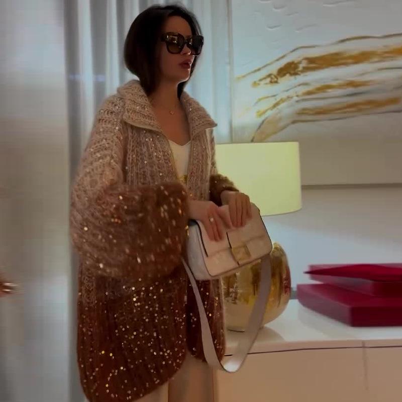 2023 Autumn/Winter High-End Sequined V-Neck Sweater In Elegant Fragrance Style