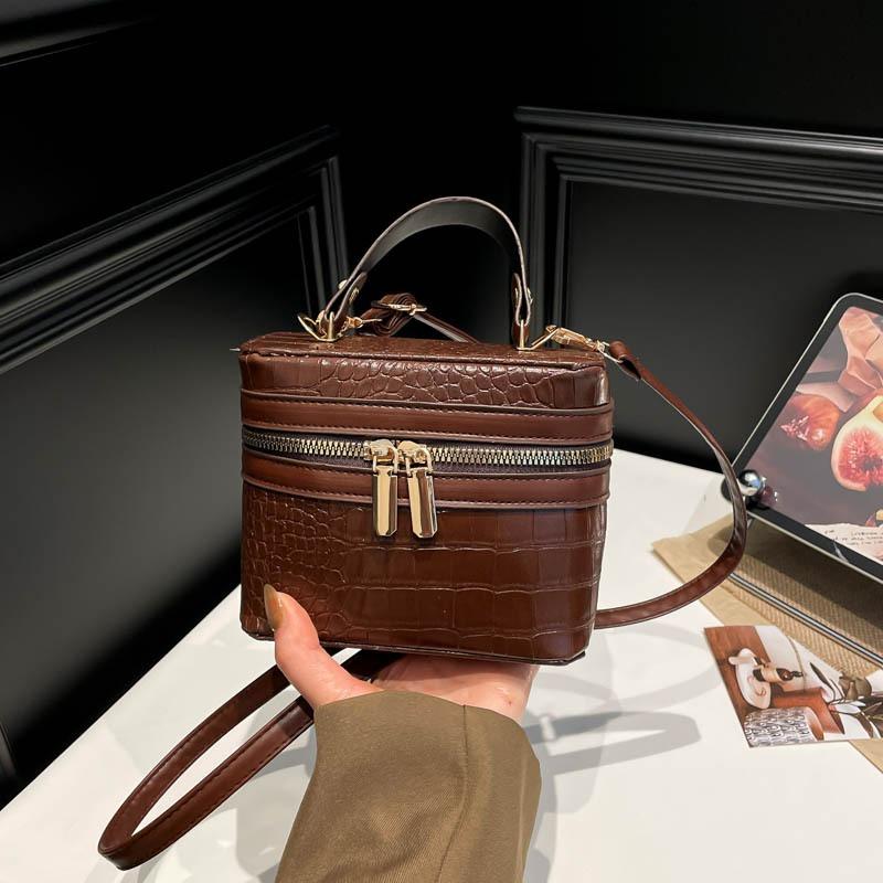 New texture box bag large capacity fashion niche design shoulder bag going out casual versatile new commuter bag
