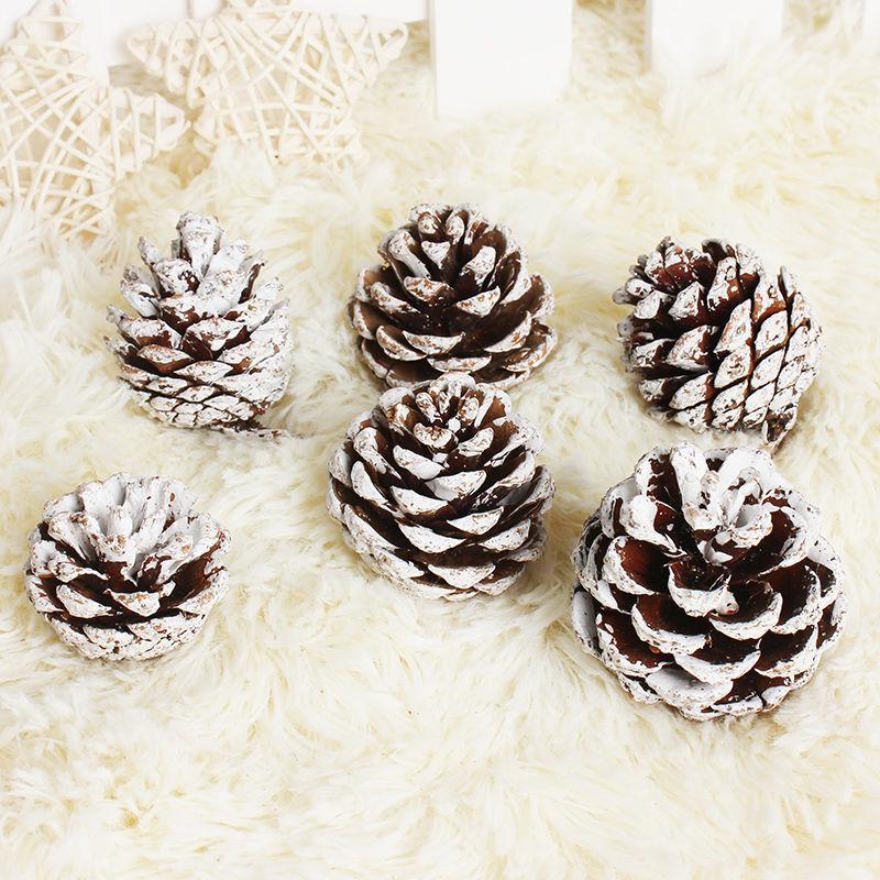 Small Pine Cone Pendants: Creative DIY Christmas Tree Ornaments & Holiday Decoration Photography Props