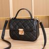 Bag women's new trendy girl messenger bag fashion diamond portable shoulder messenger bag small square bag