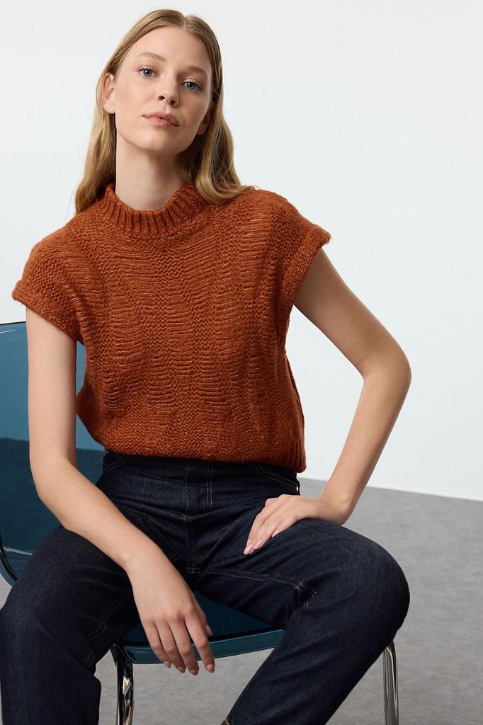 Women's Fashionable Stylish Sweater Brown Soft Textured Crop Short Sleeve Crew Neck Knitwear Sweater