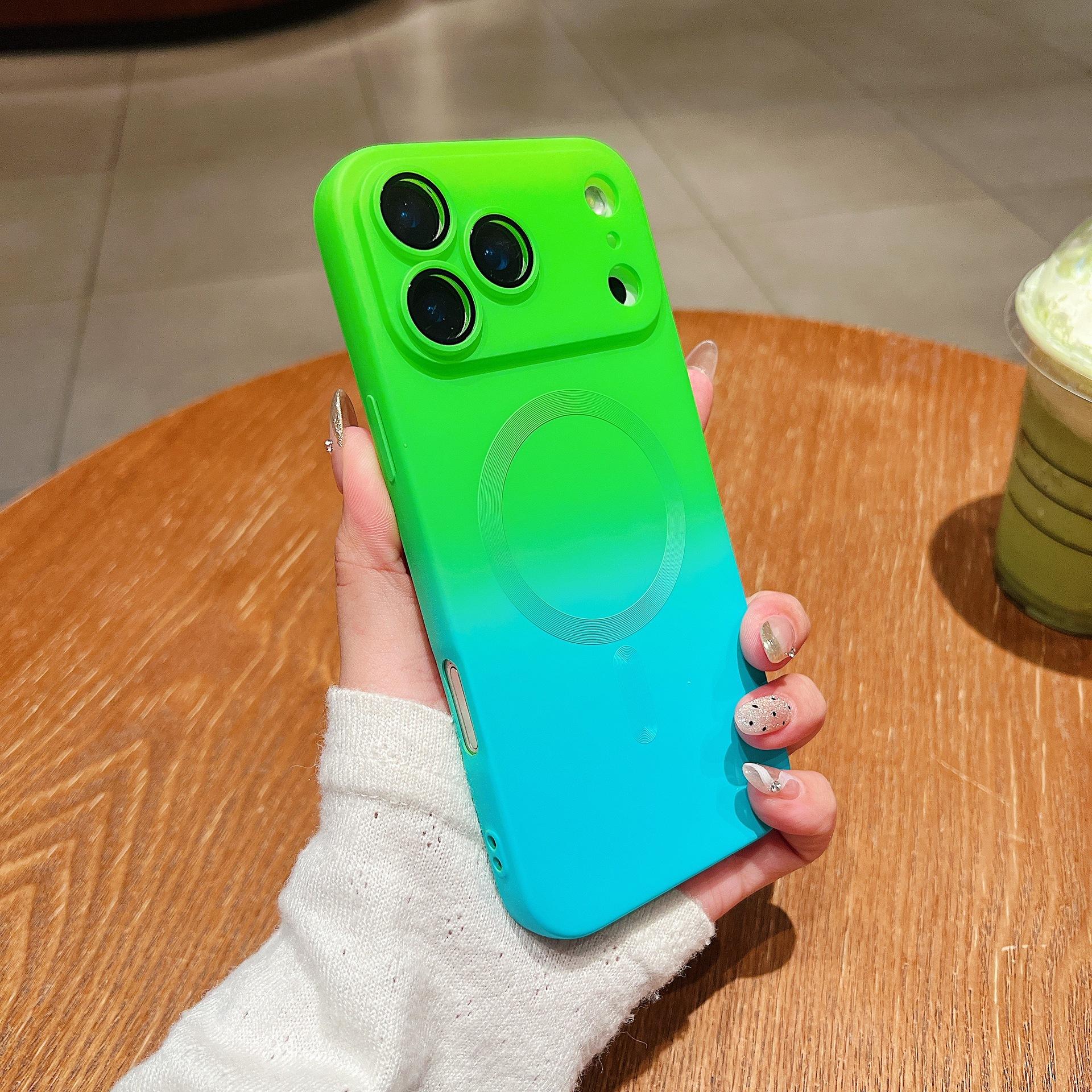 

Two-color gradual change magnetic attraction is suitable for iPhone17promax all-inclusive anti-drop Apple 16 with its own lens film protective cover iPhone 17 PROMAX