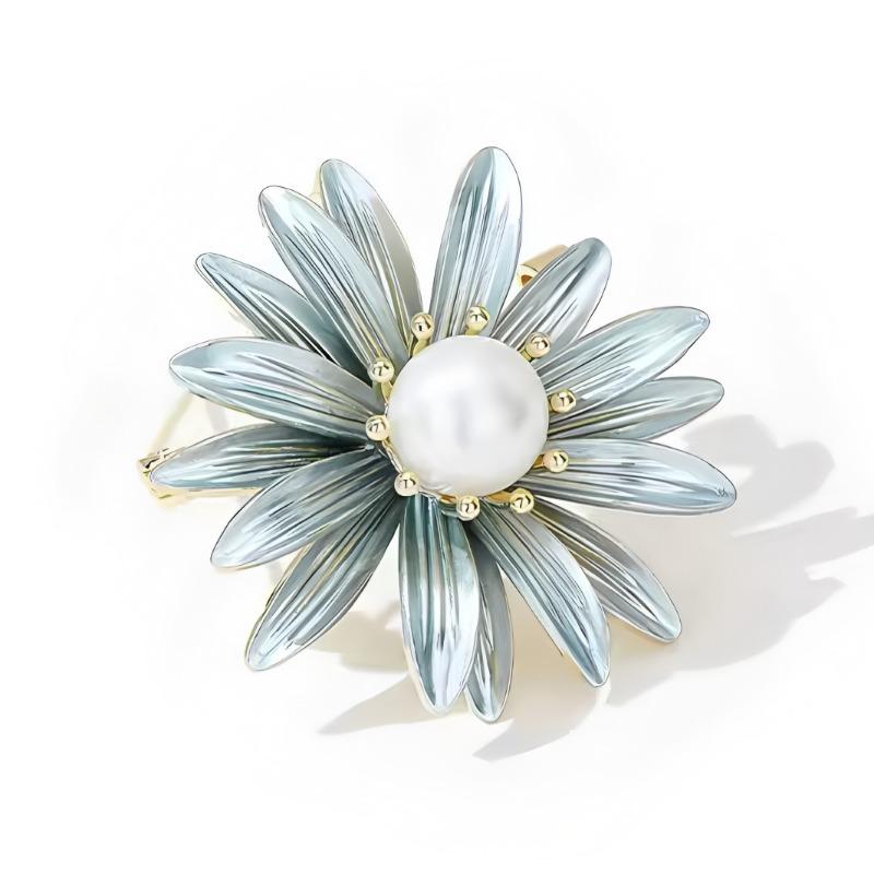 Pearl Flower Brooch, High-end Feminine Elegance, Luxurious and Exquisite Brooch