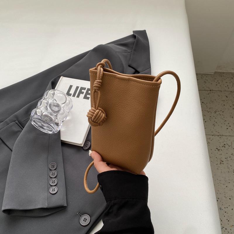 

Niche texture mini small bag women s 2025 new simple casual mobile phone bag Korean fashion versatile messenger bag