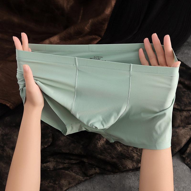 Men's Summer Thin New Style Ice Silk No Trace Breathable Naked Feeling One Piece of Low Waist Flat Angle Underwear