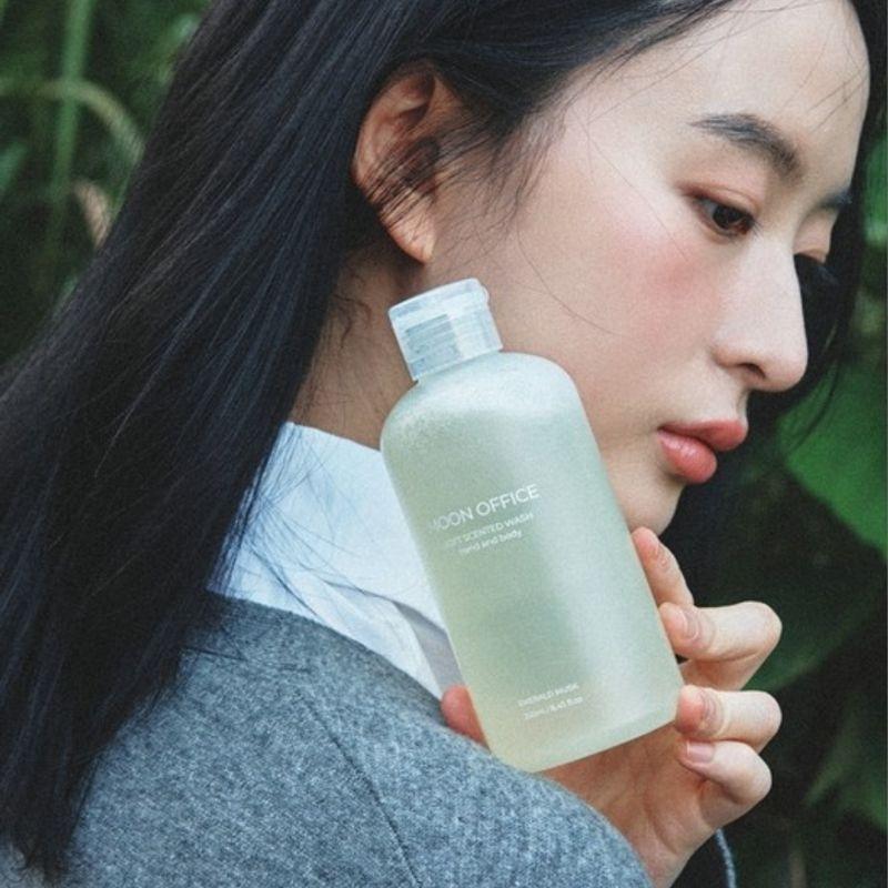 Moonoffice Emerald Musk Hand & Body Wash 250ml