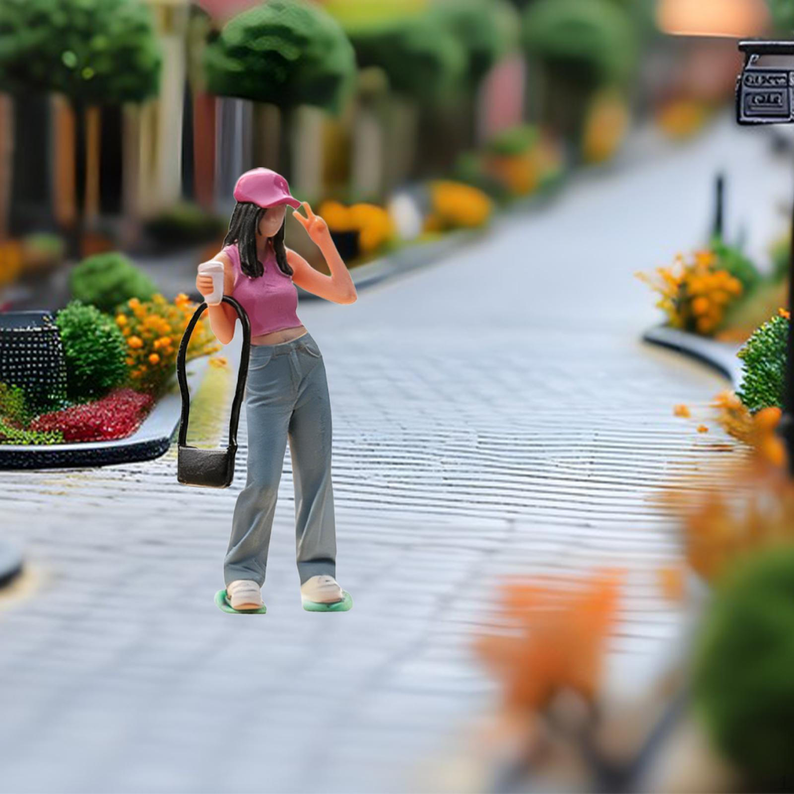 

1/64 Scale Diorama Figure Street People Model Painted Miniature Layout Girl Resin for