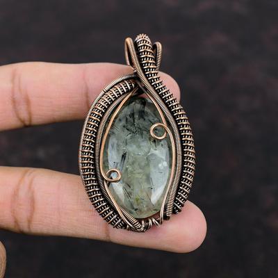 Ciondolo Prehnite Muschio Gioielli Avvolti con Filo di Rame Ciondolo Fatto a Mano Ciondolo Avvolto con Filo Gioielli con Pietre Preziose Naturali Ciondolo in Rame Regalo di Matrimonio