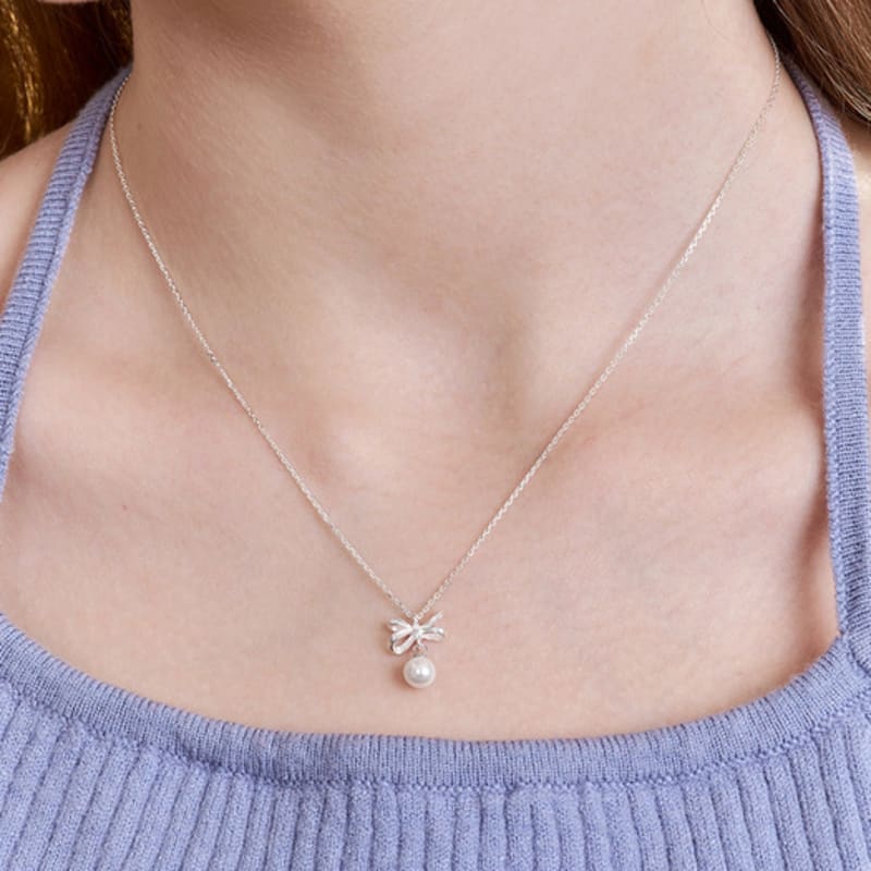 

ENGBROX rhythmical pearl drop necklace silver