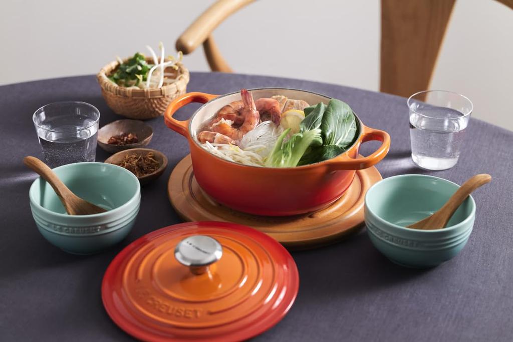 Le Creuset Japanische Cocotte, 18 cm, Orange, Gusseisen-Emaille-Topf, Gas-, Induktions- und Backofenkompatibel [Offizielles Japanisches Produkt]