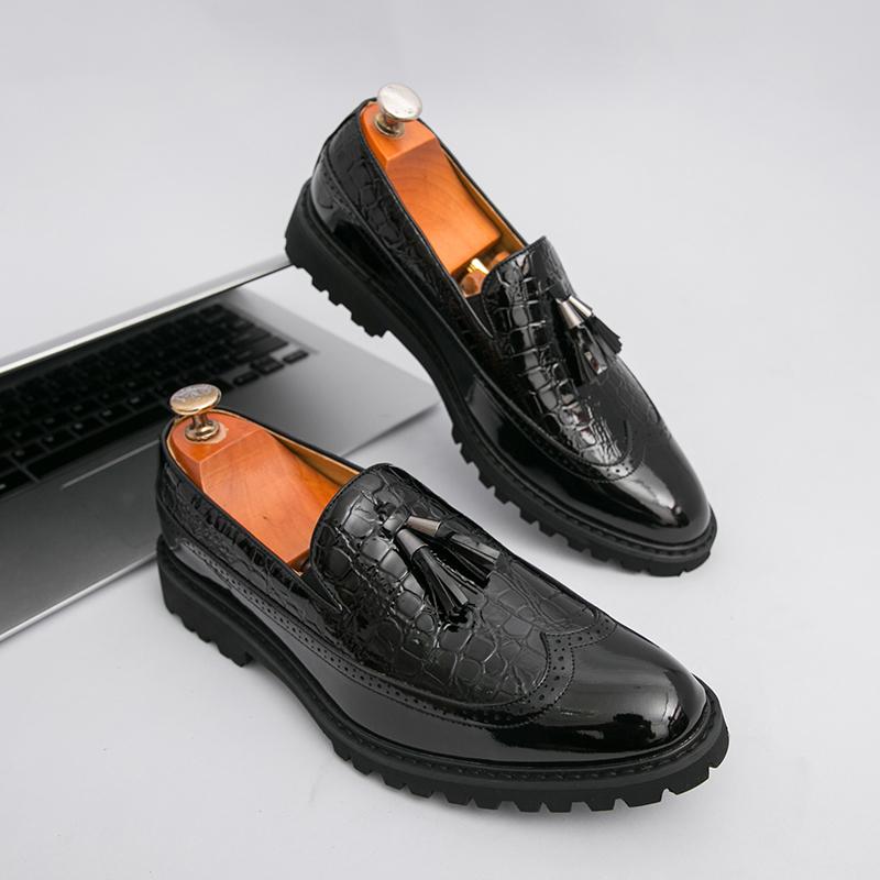 Fashion Retro Men Fringed Shoes Men One-foot Light Comfortable Fashionable Leather Shoes Business Travel Shoes Size 38-48 Men Shoes