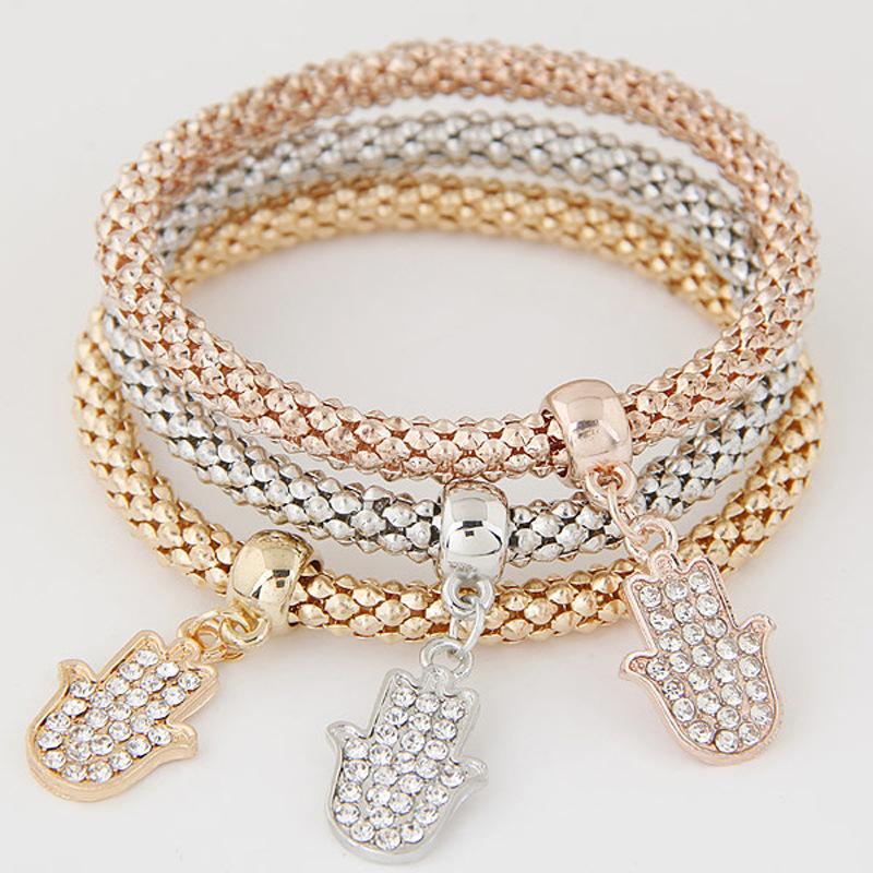 Platform Explosion, European and American Flash Diamond Big Peach Heart, a Variety of Three-color Corn Chain Bracelets, Three-piece Bracelets
