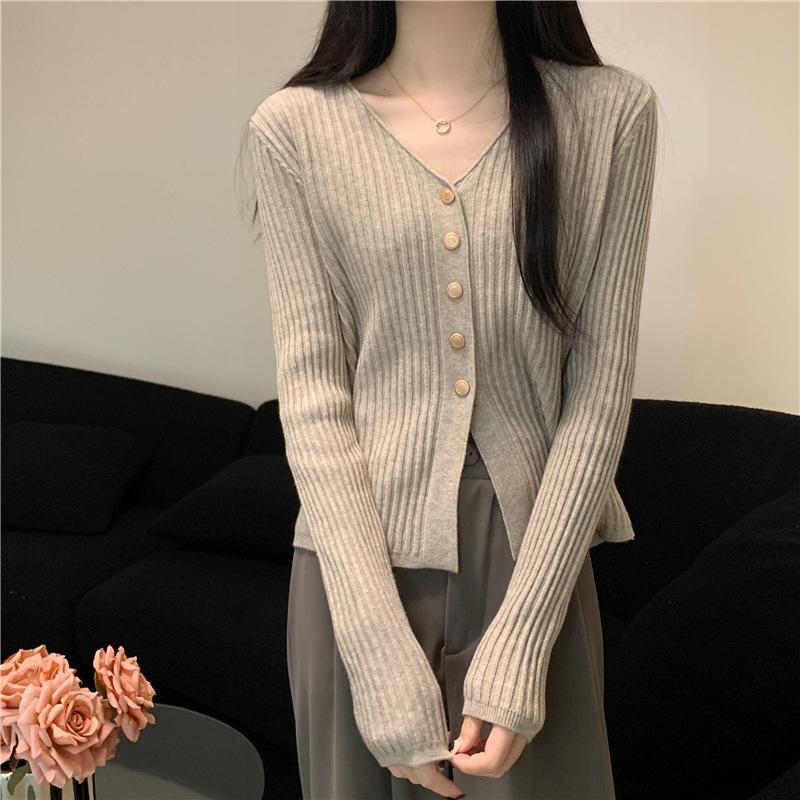 Baijiu red neck knitted cardigan women's top spring single-breasted sweater temperament top bottoming shirt