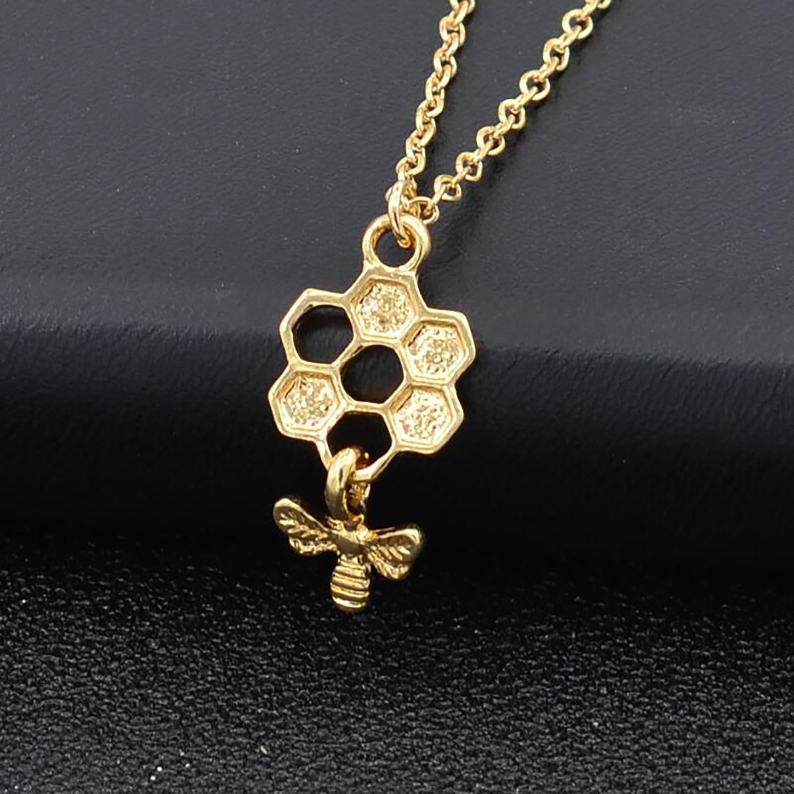 Bee Pendant Necklace Fashion Honeycomb Bee Necklace Nice Gift For Girls
