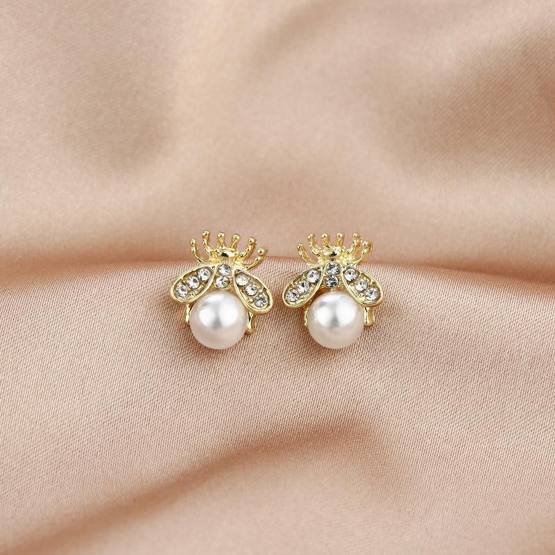 Gold Cat Earrings for Women Rhinestone Cat Stud Earrings Cute Animal Butterfly Earrings Hypoallergenic Ear Accessories Gift for Women