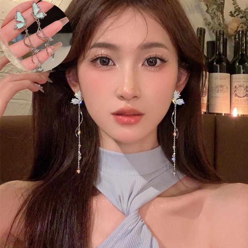 Brincos Elegantes de Borla de Zircônia com Pérolas e Tarraxas Florais - Joias de Orelha Versáteis e Estilosas para Mulheres