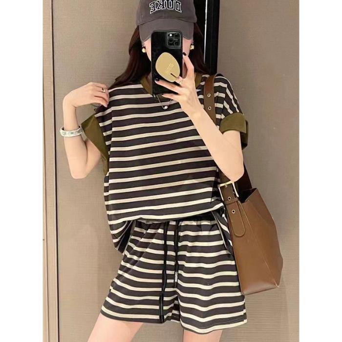 

2024 Женский облегающий спортивный костюм в корейском стиле белого цвета из двух частей: Топ и шорты из искусственного хлопка с короткими рукавами XXXL армия зеленый