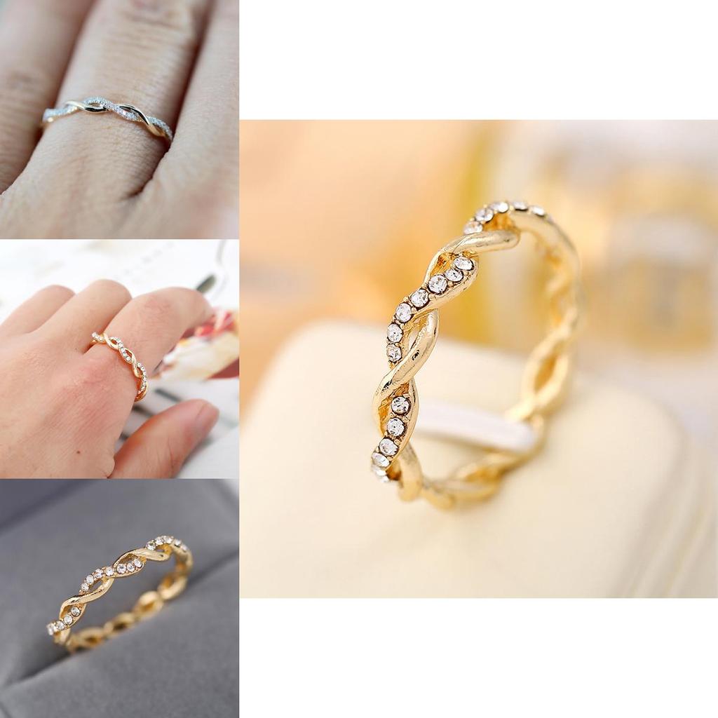 Premium Quality Gold Gemstone Anniversary Ring For Women With Classic Round Cut Design