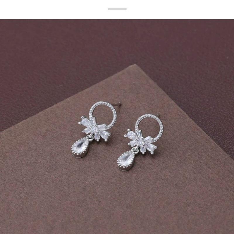 New Bow Earrings with High-end Feel, Light Luxury, Fashionable Simplicity, Water Droplet Earrings, Niche Design Earrings